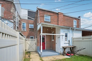 W Cedar St-S1208-039.jpg