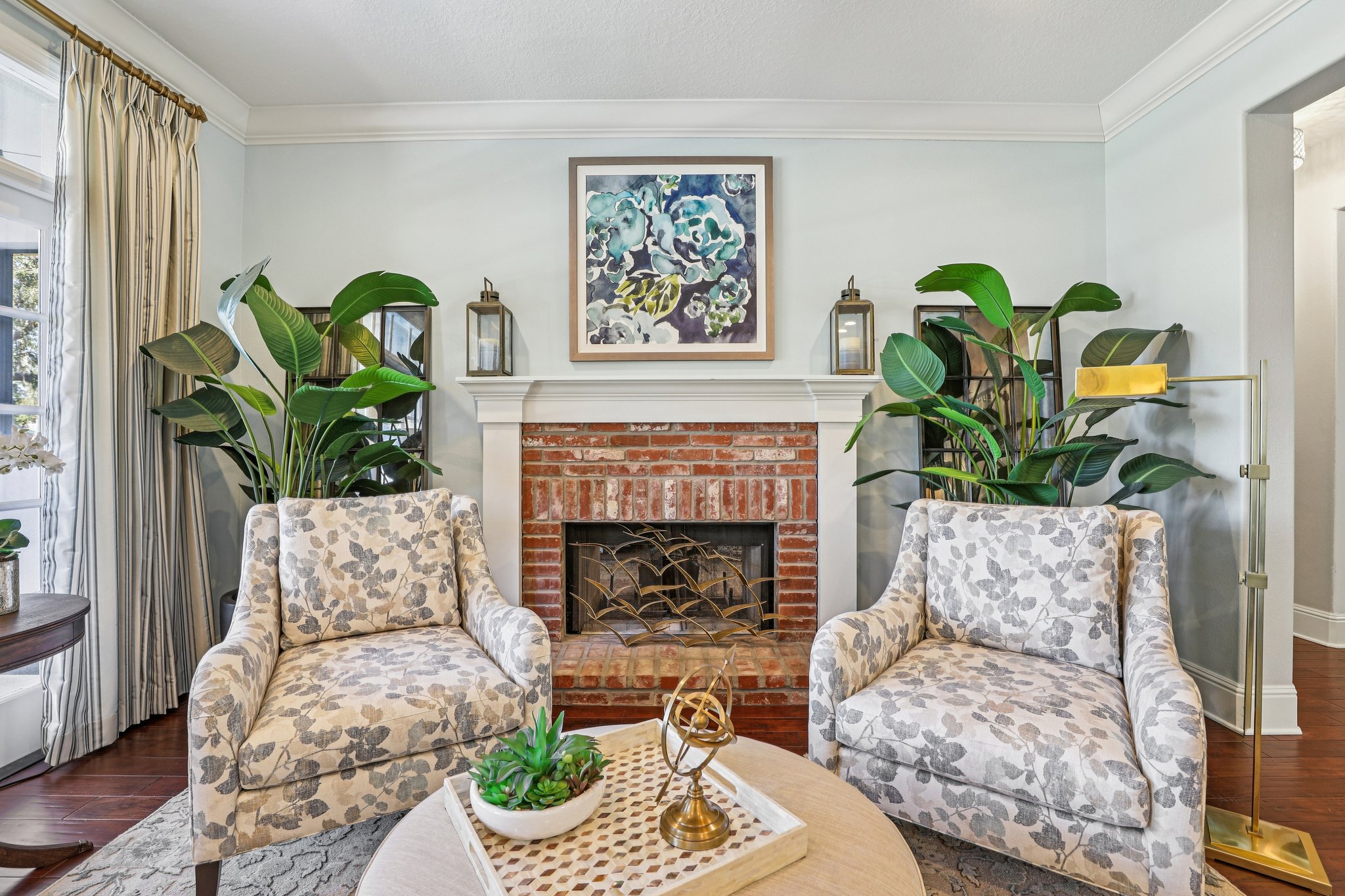 Tibet Butler Dr-L0502-012.jpg