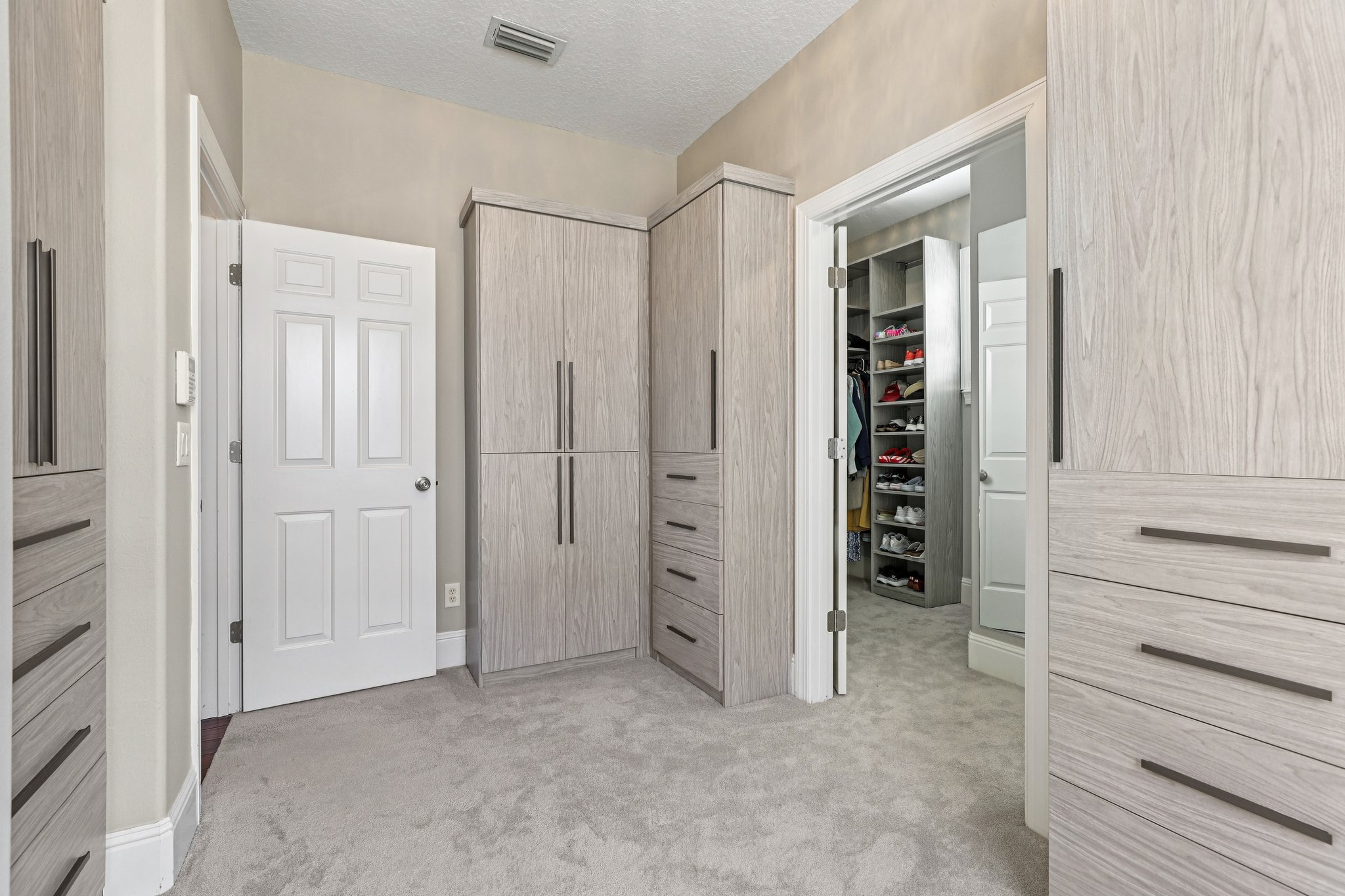 Tibet Butler Dr-L0502-029.jpg