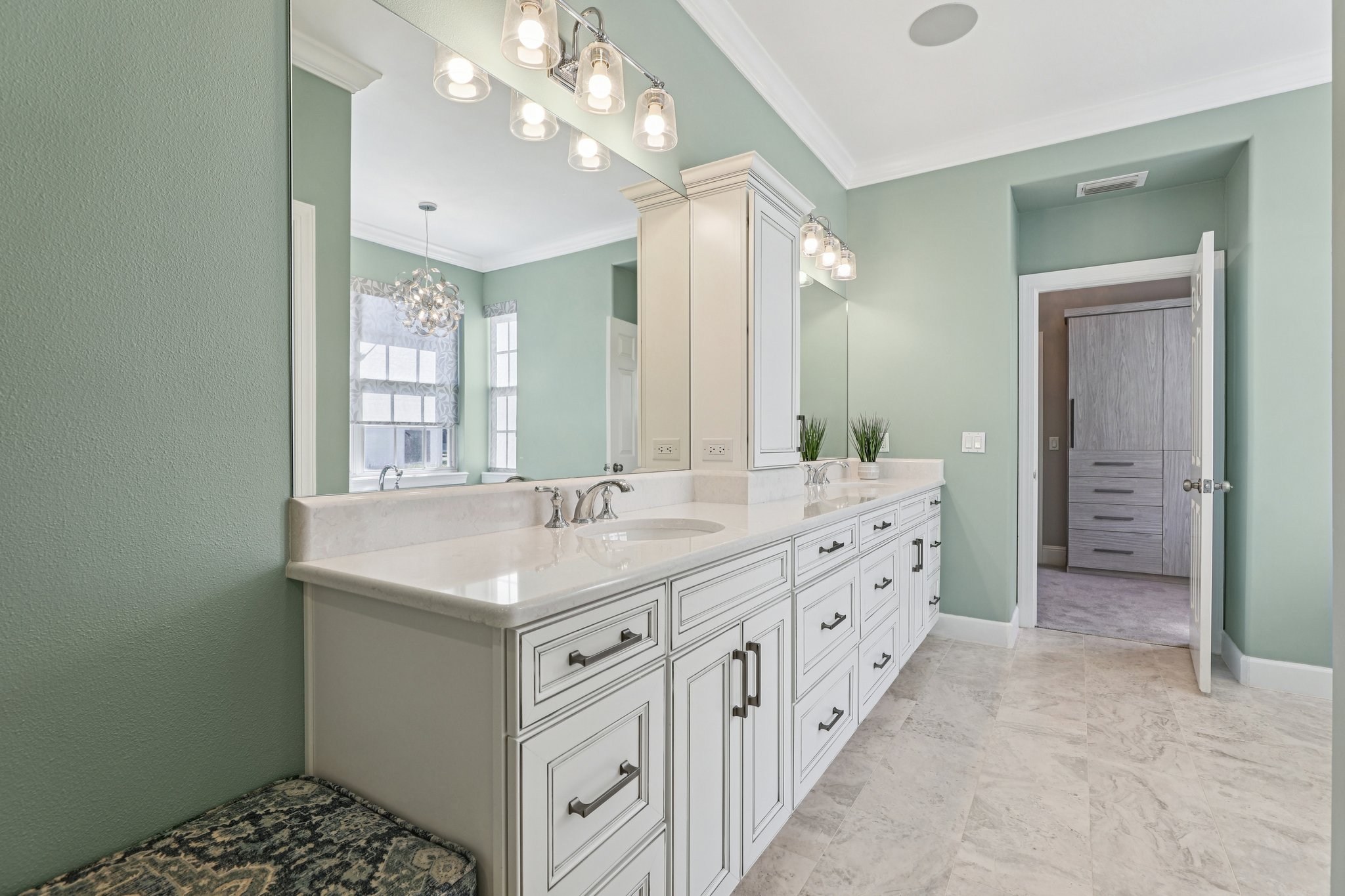 Tibet Butler Dr-L0502-031.jpg