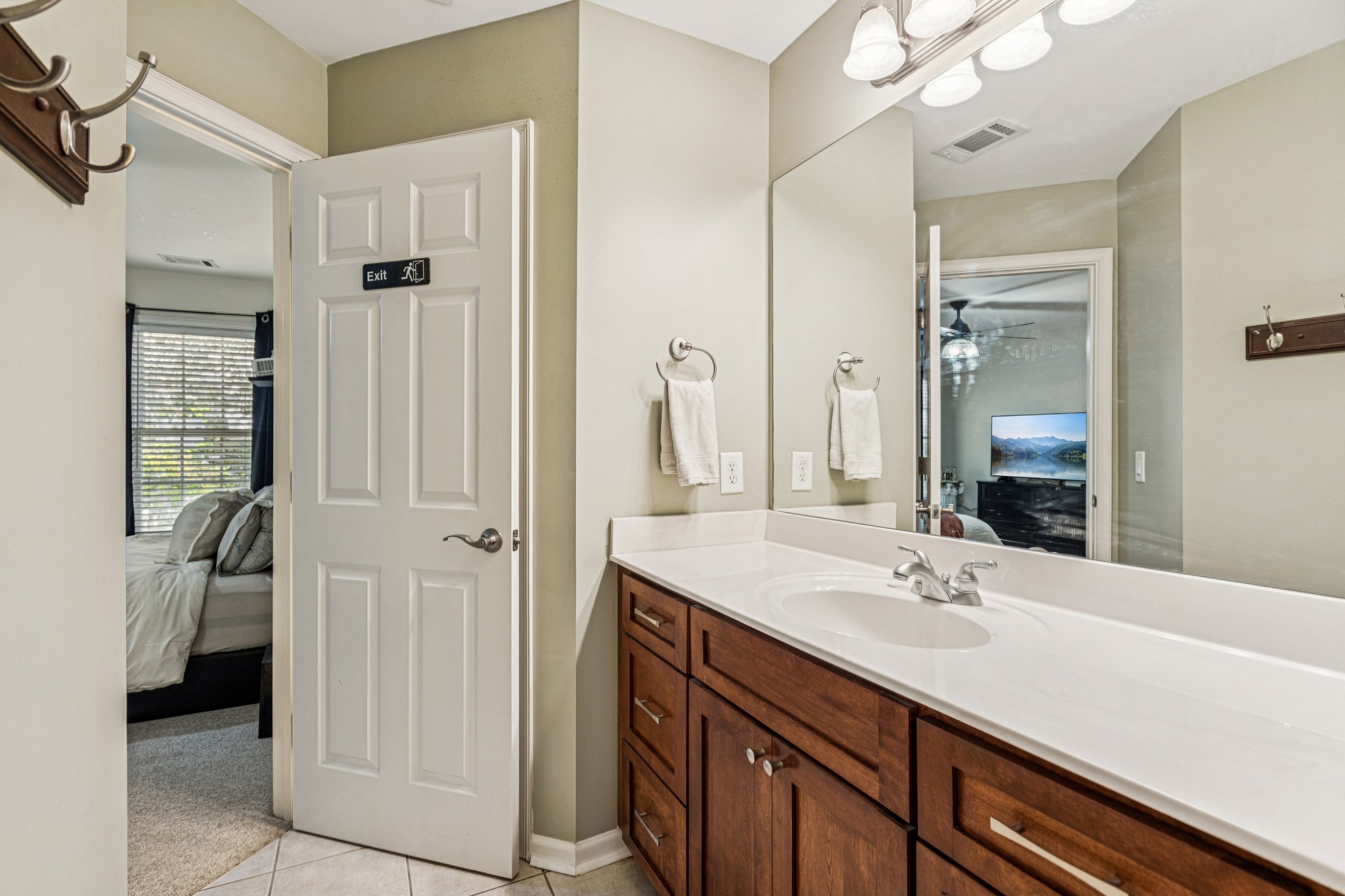 Local_Flavor_films- 8160 Willow Point, Gainesville, GA 30506-246.jpg