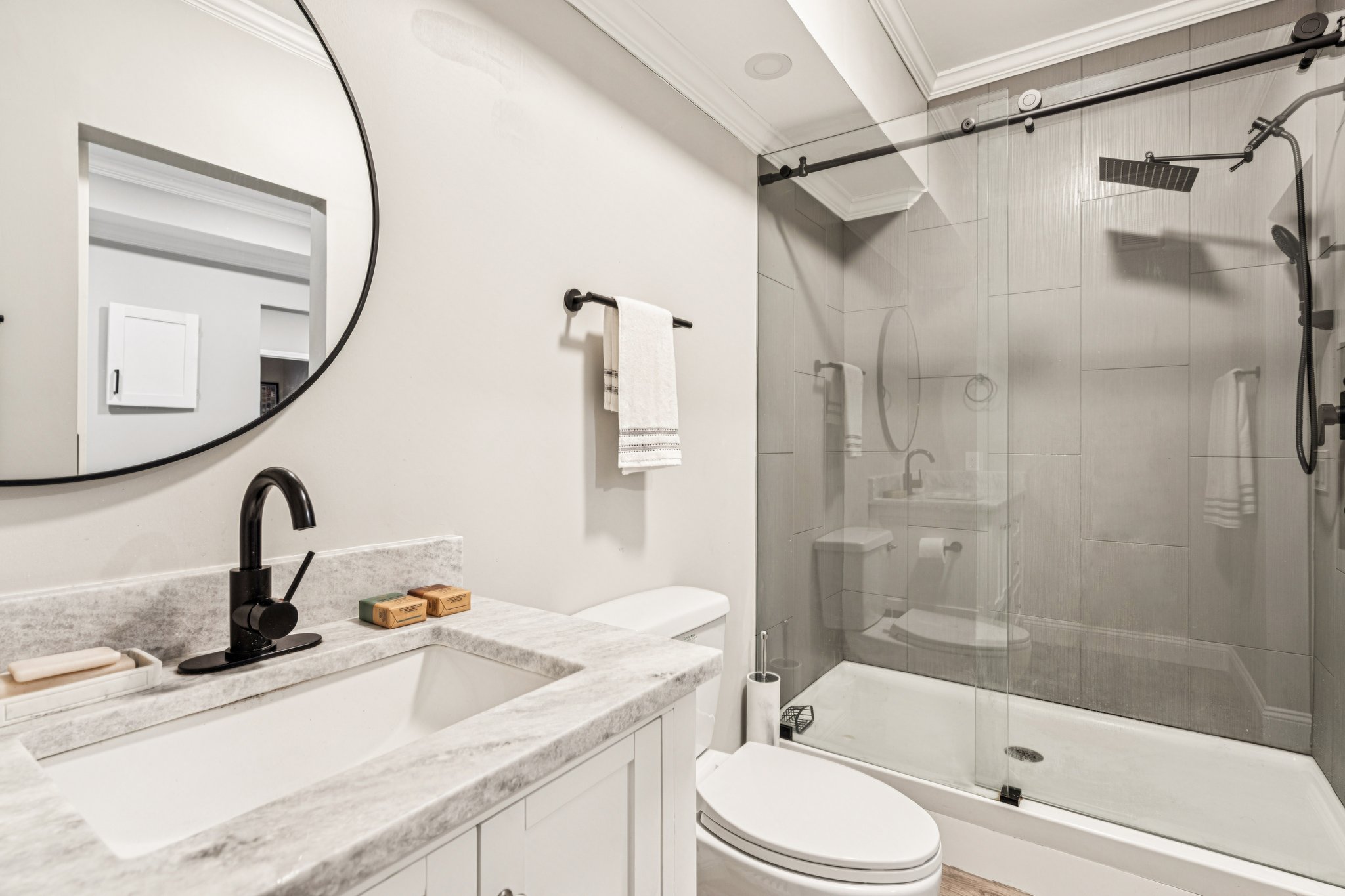 Local_Flavor_films- 8160 Willow Point, Gainesville, GA 30506-296.jpg