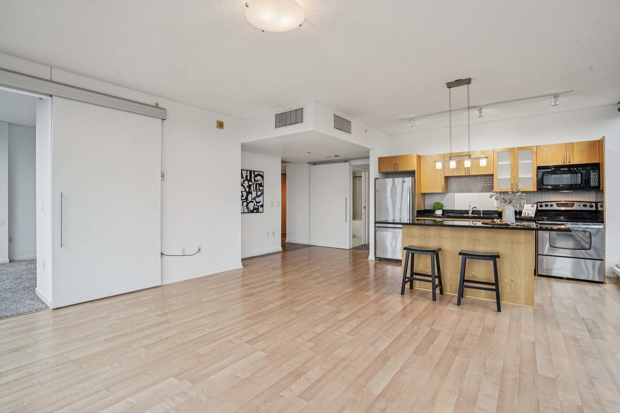 33rd Ave-S0111-004.jpg