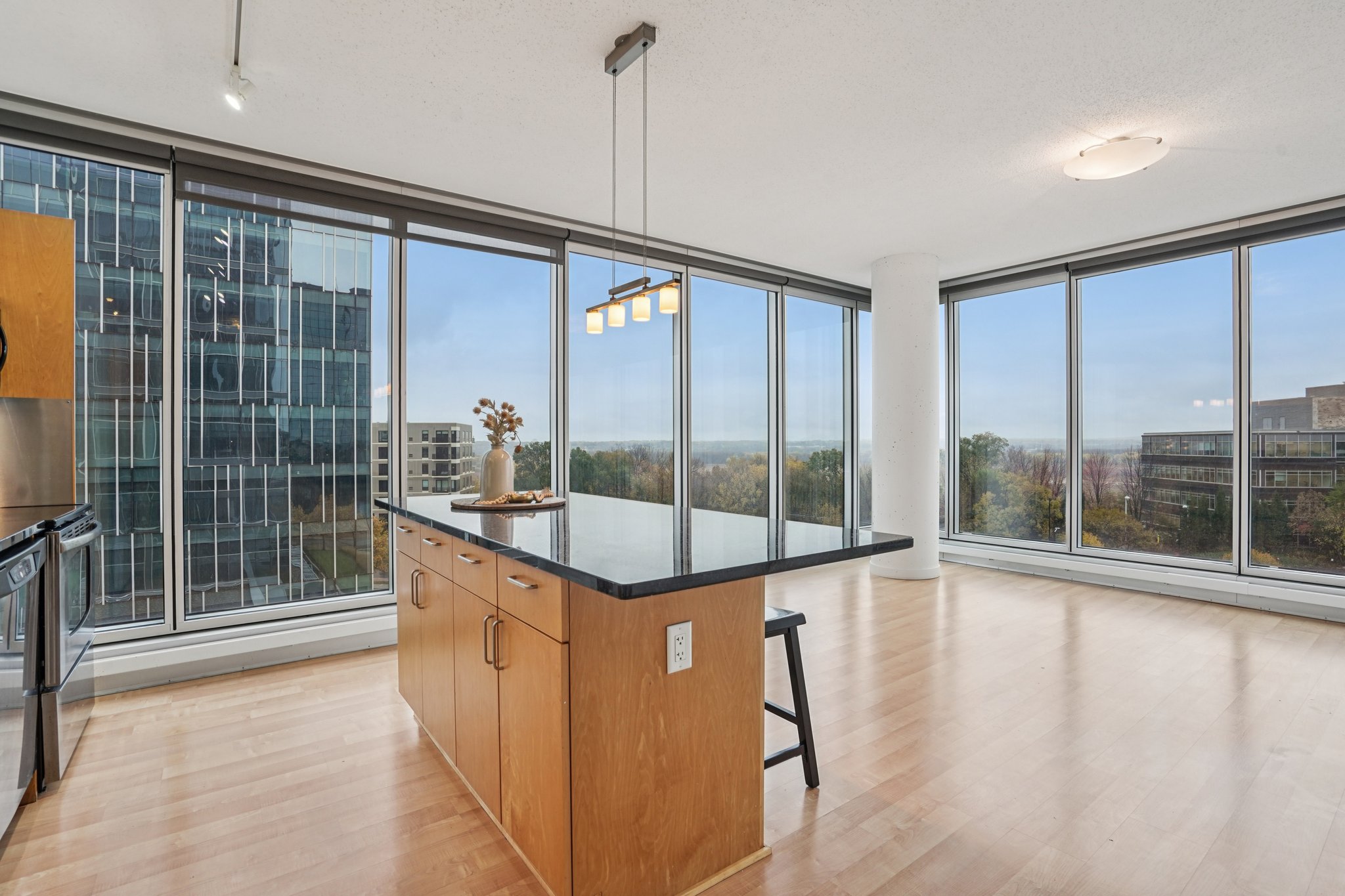 33rd Ave-S0111-008.jpg