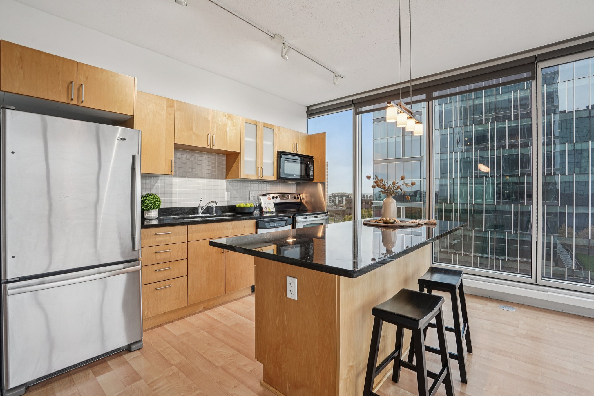 33rd Ave-S0111-010.jpg