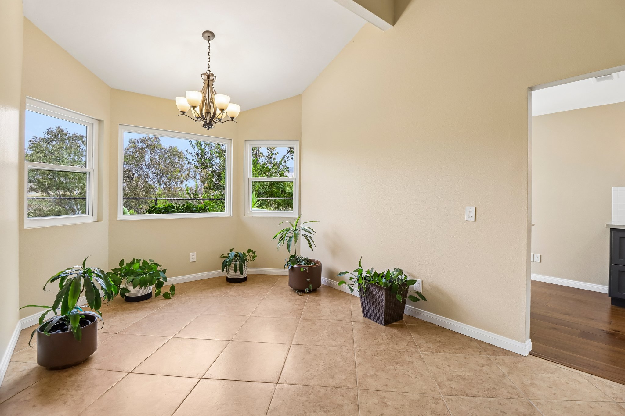 Mission Vista Dr-S0105-032.jpg