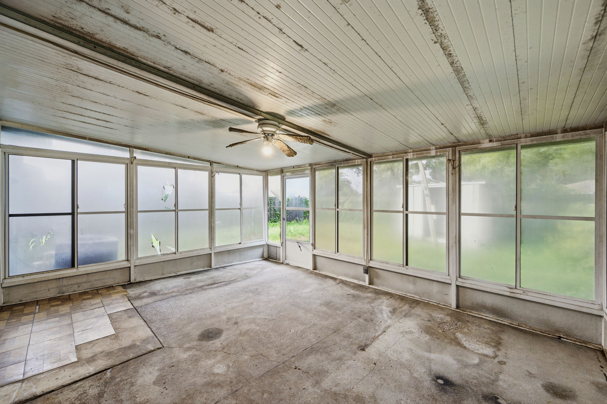 Interiors (28)