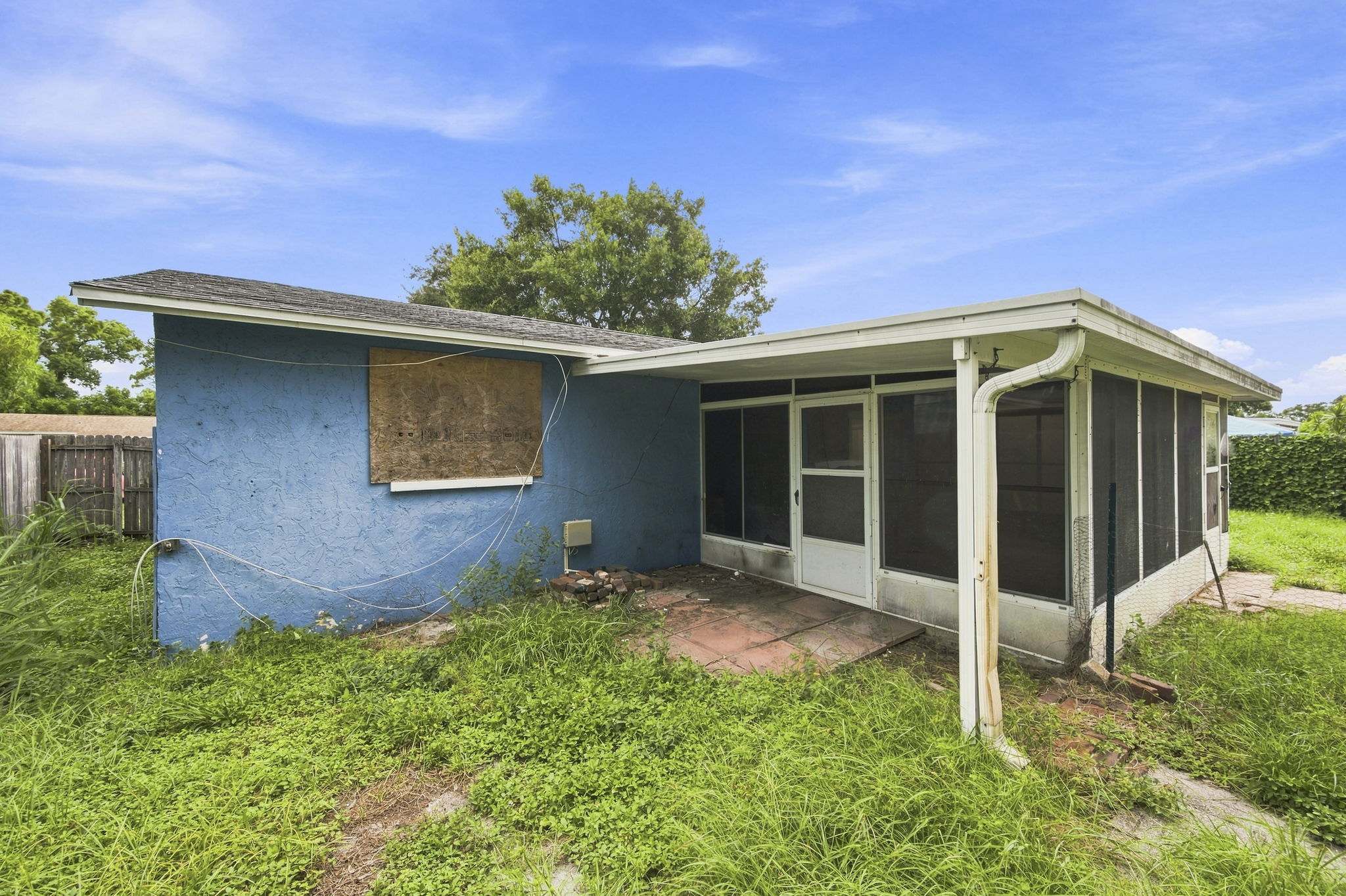 Rear Exteriors (5)