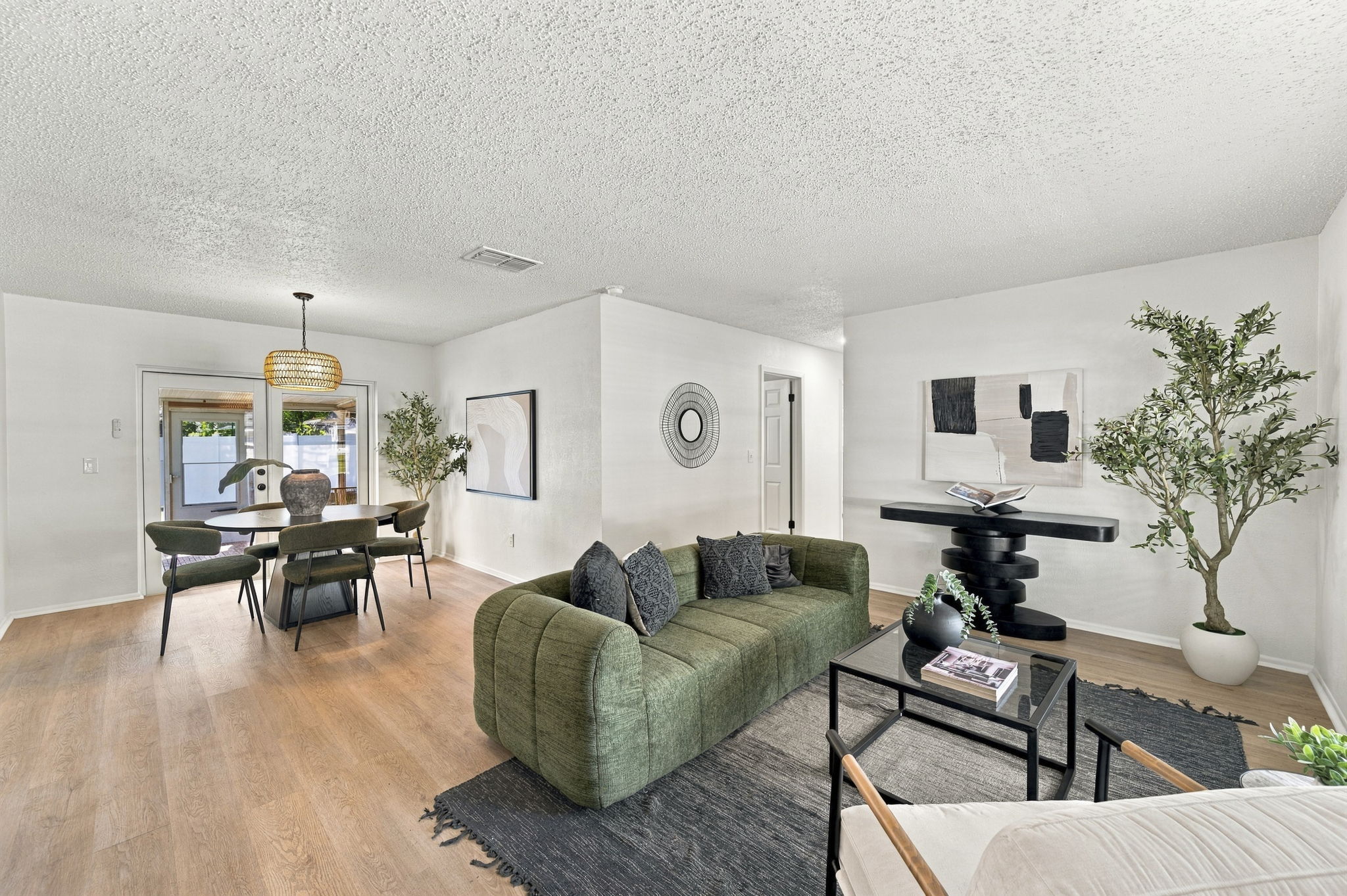 Interiors (1)