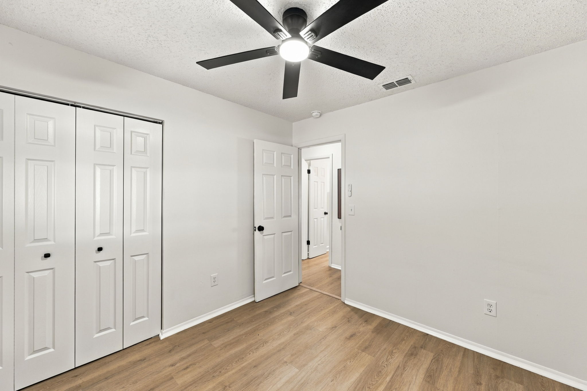 Interiors (25)