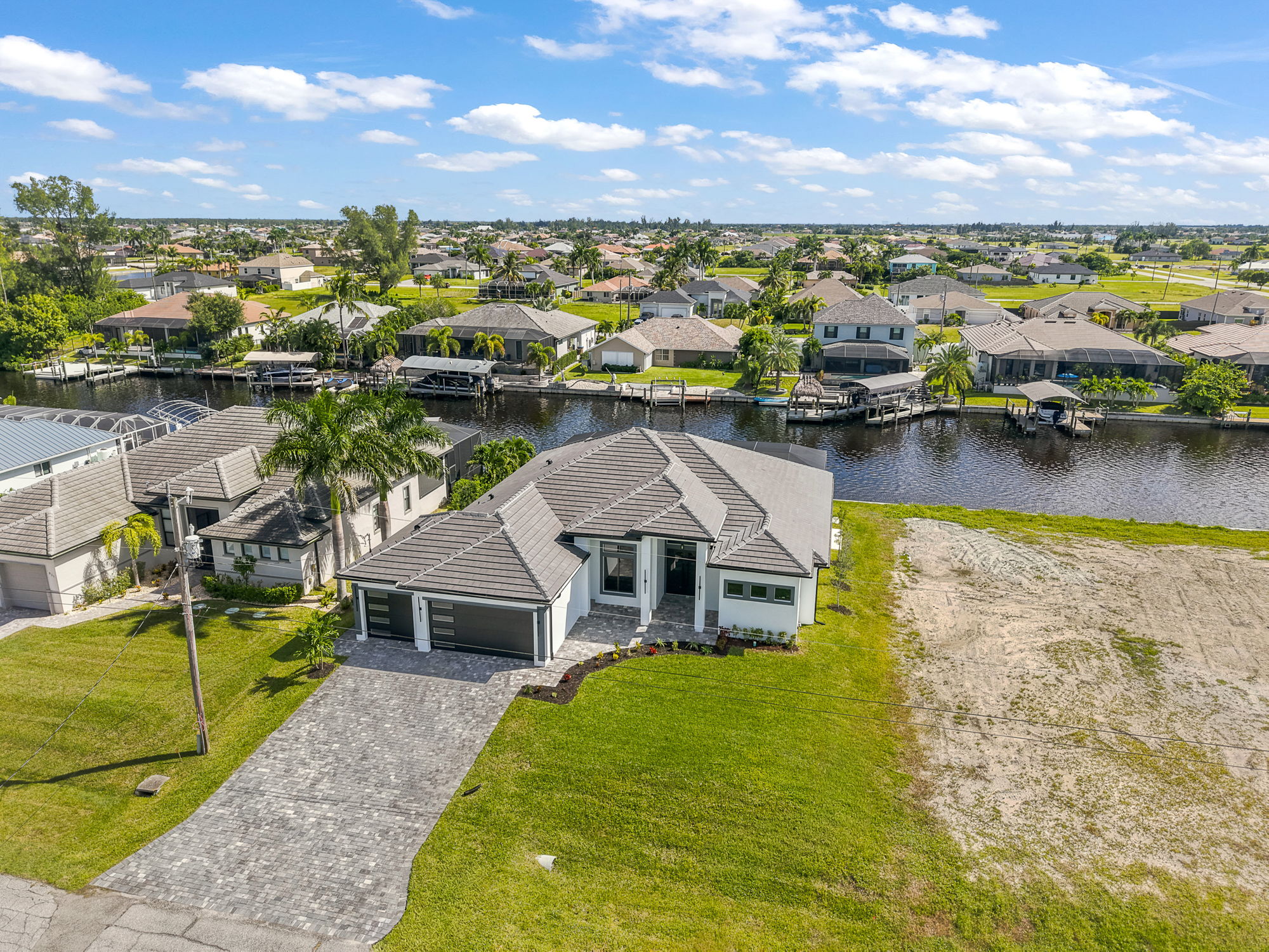  Photo 47