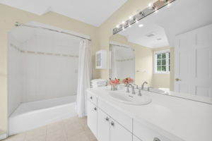 Bedroom En suite #2