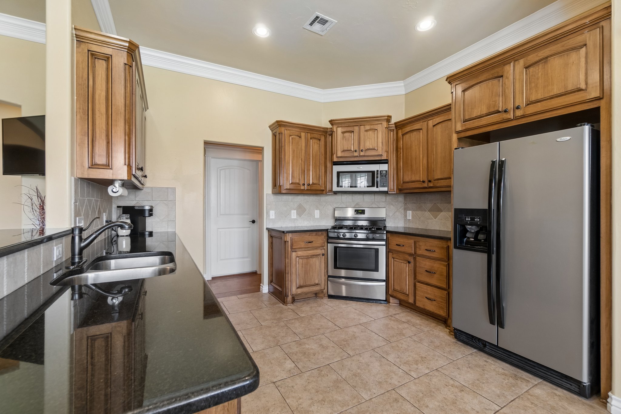 817 Tea Rose Dr_017.jpg
