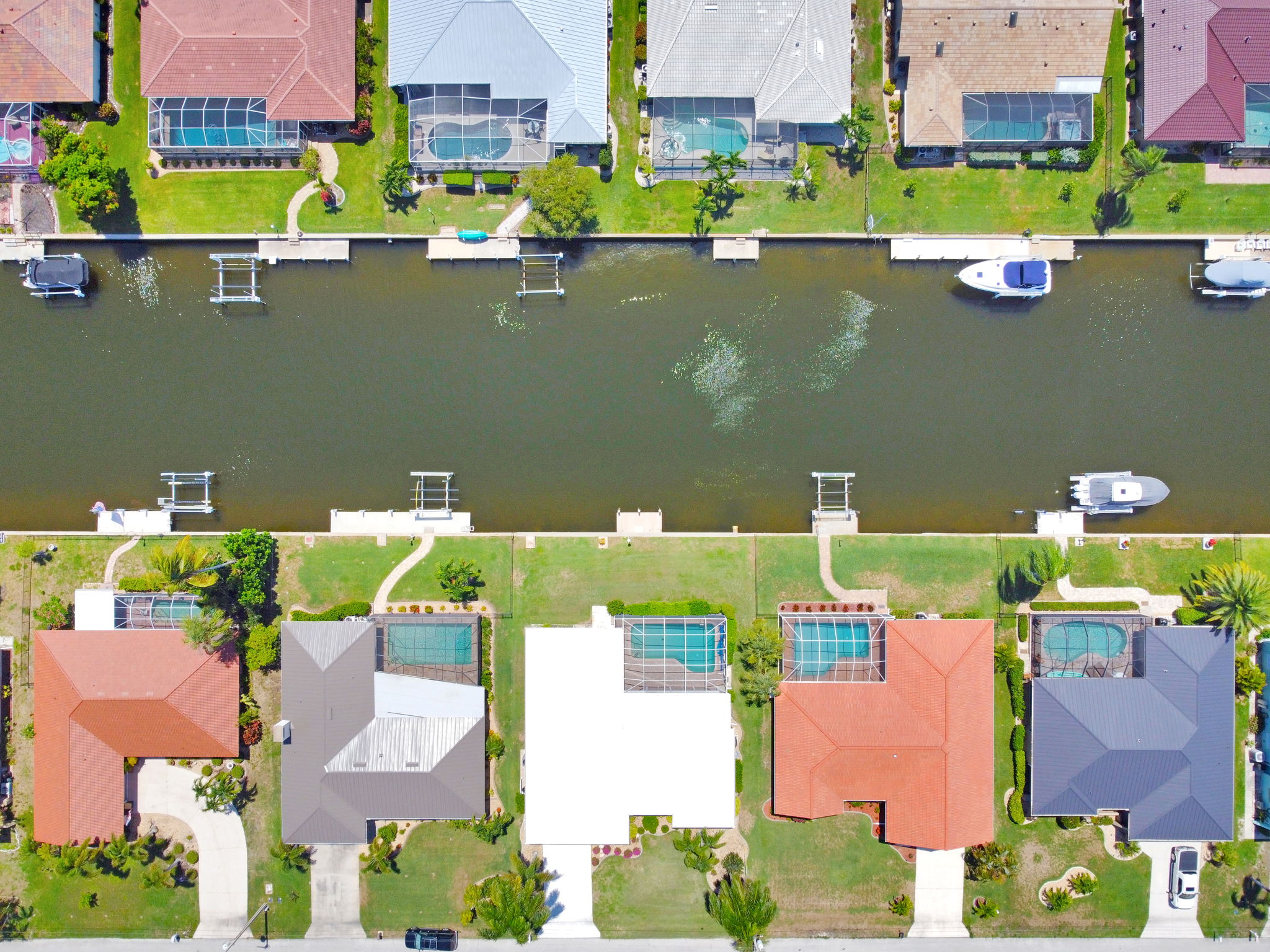 Great location on quiet canal