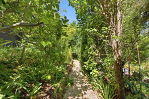 044_F8_8170 Park Ave