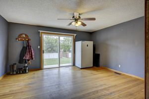  Photo 0
