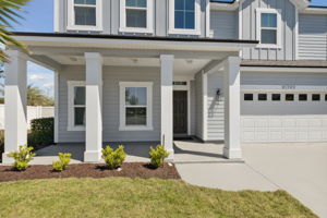 Front Porch/Entrance