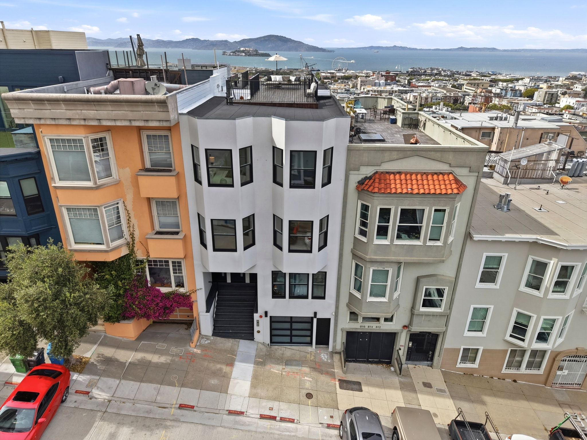 003_F8_AERIAL_818 Green St