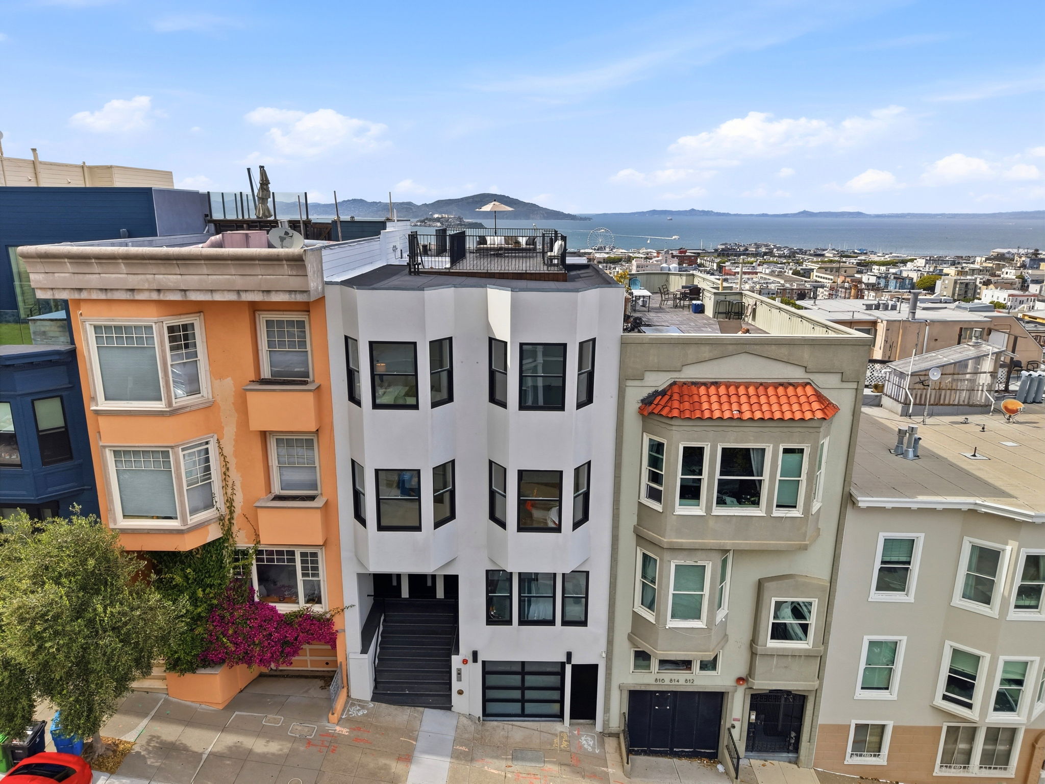 004_F8_AERIAL_818 Green St