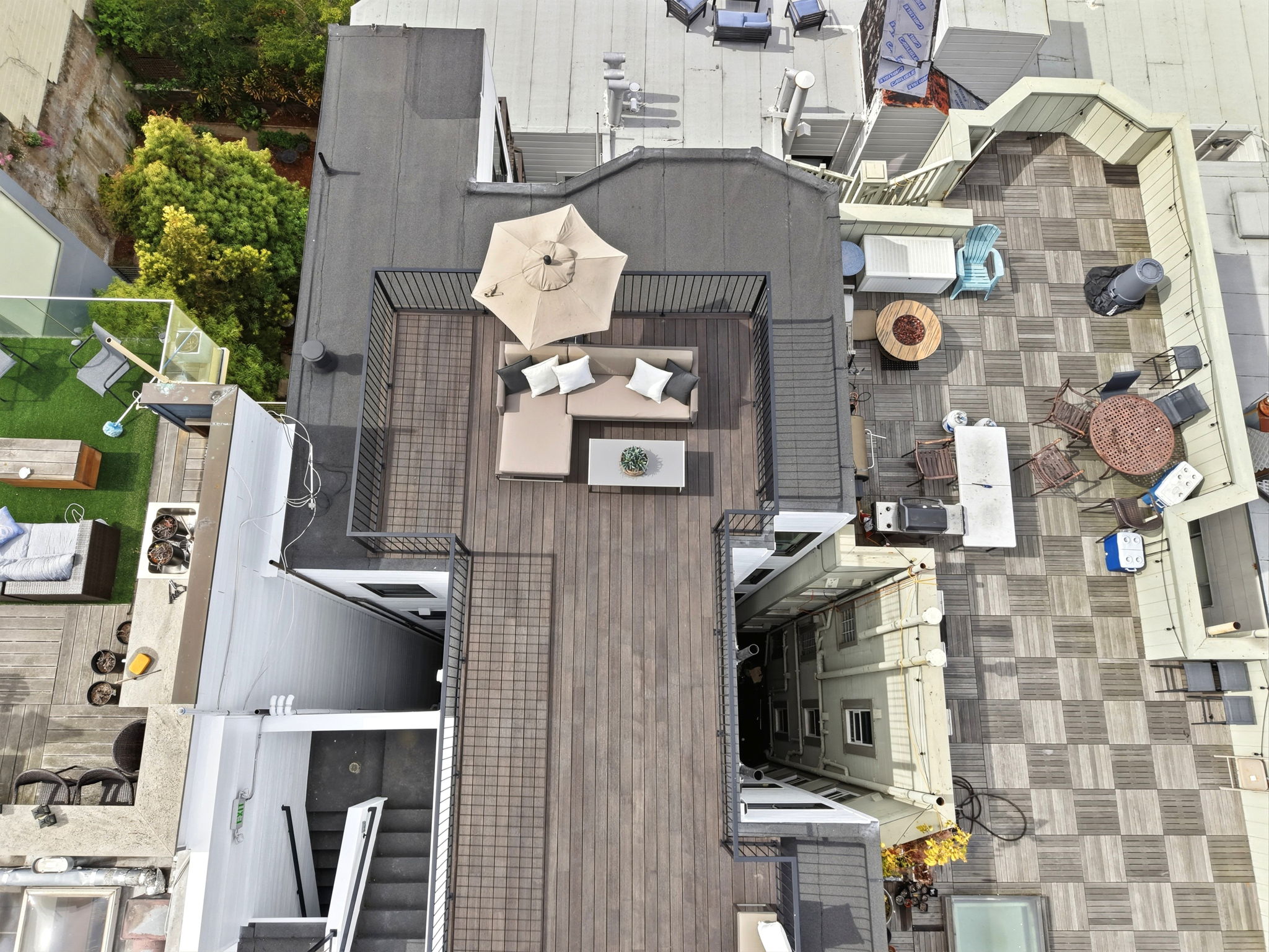 008_F8_AERIAL_818 Green St