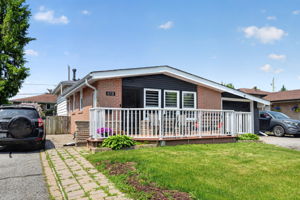 818 Krosno Blvd, Pickering ON — real estate photography by Amazing Photo Video