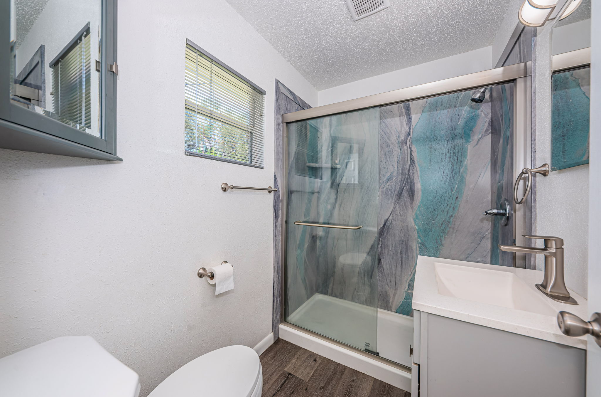 Bathroom 1b