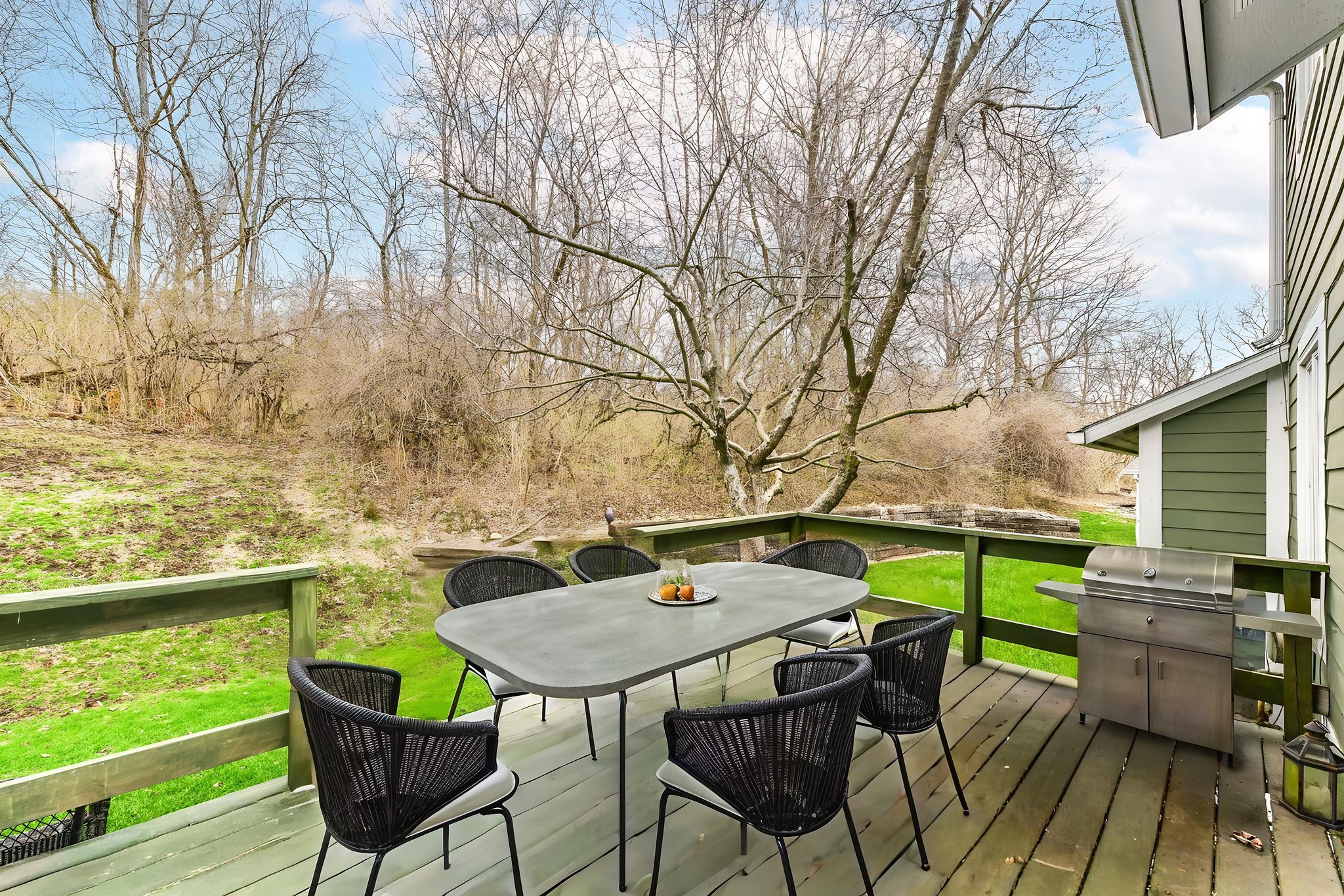 DSC_5278-Edit (2) virtually staged.jpeg