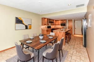 DSC_5241 (2) virtually staged.jpeg