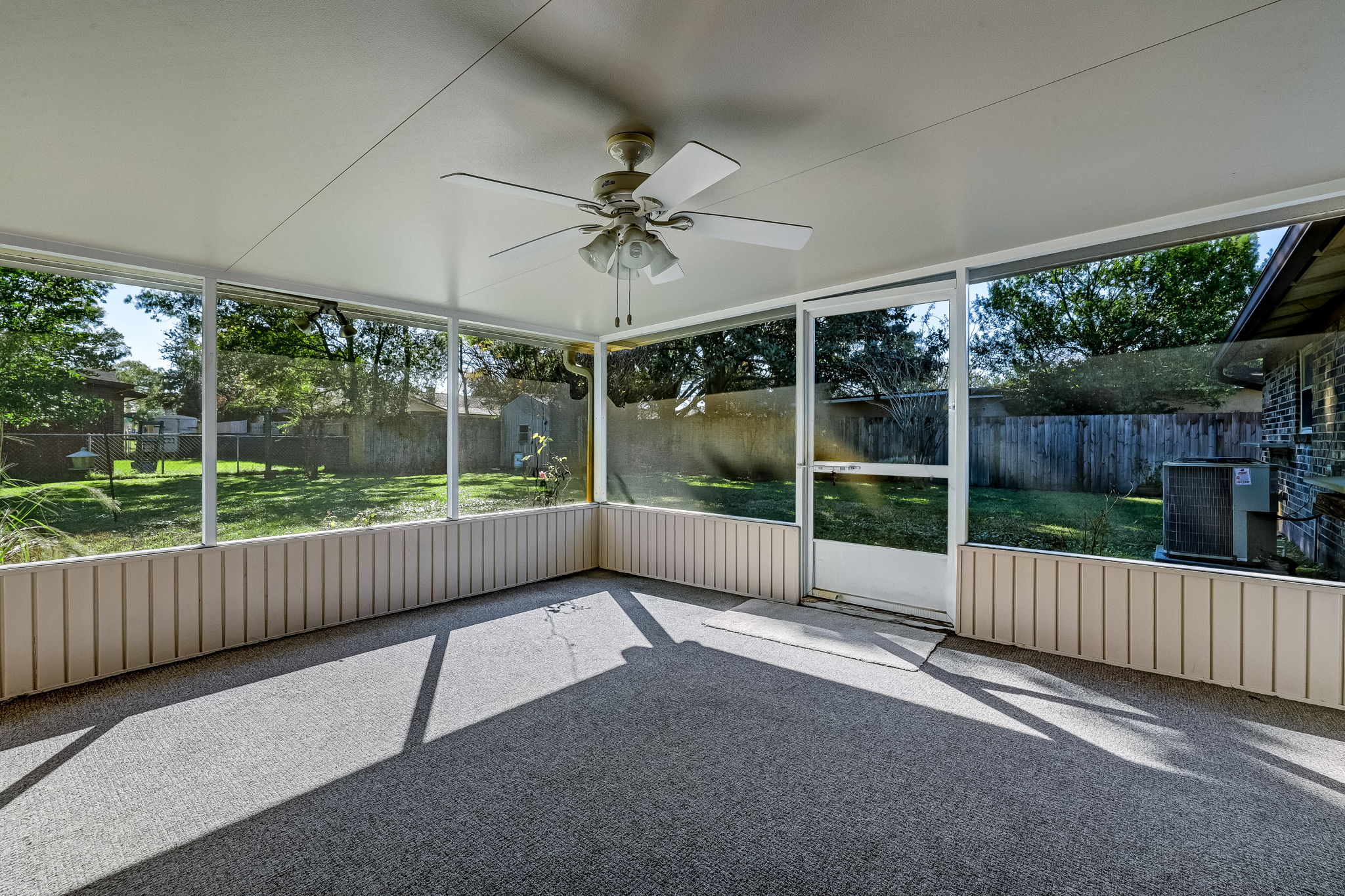 Screened-in Porch