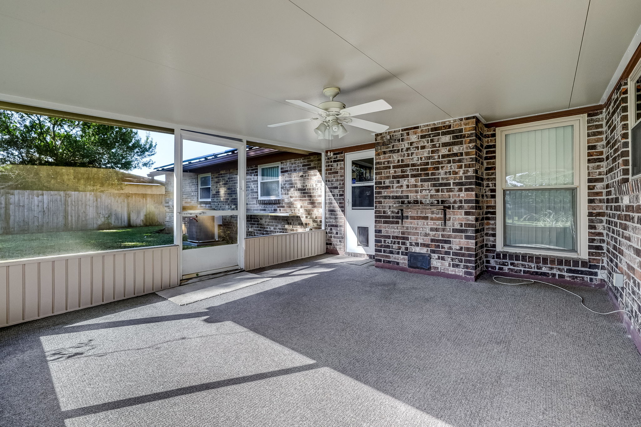 Screened-in Porch