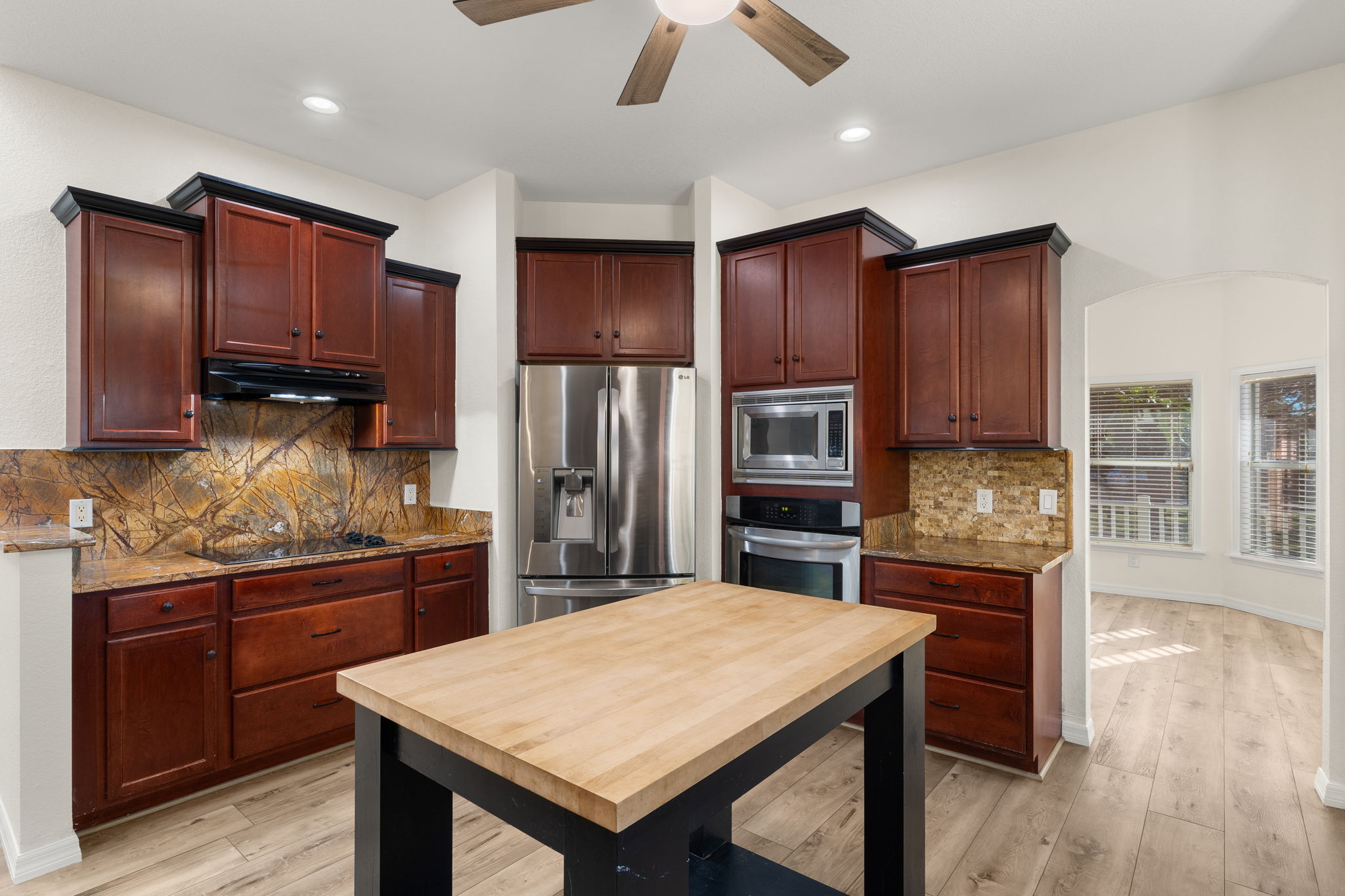 Kitchen 6 of 7