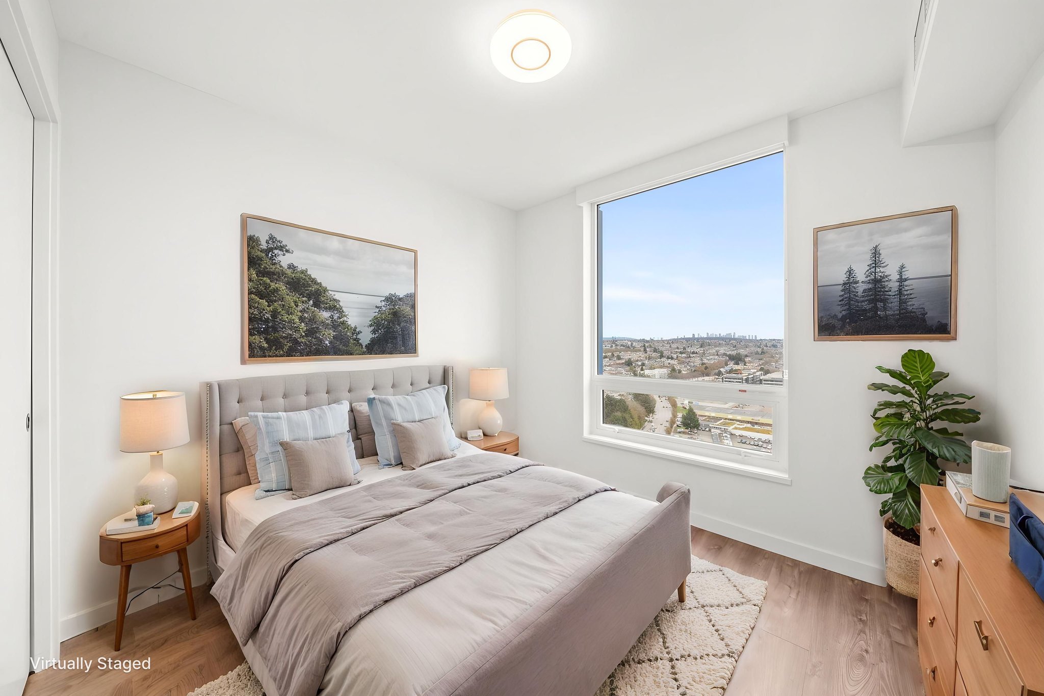 DSC05862 virtually staged.jpeg