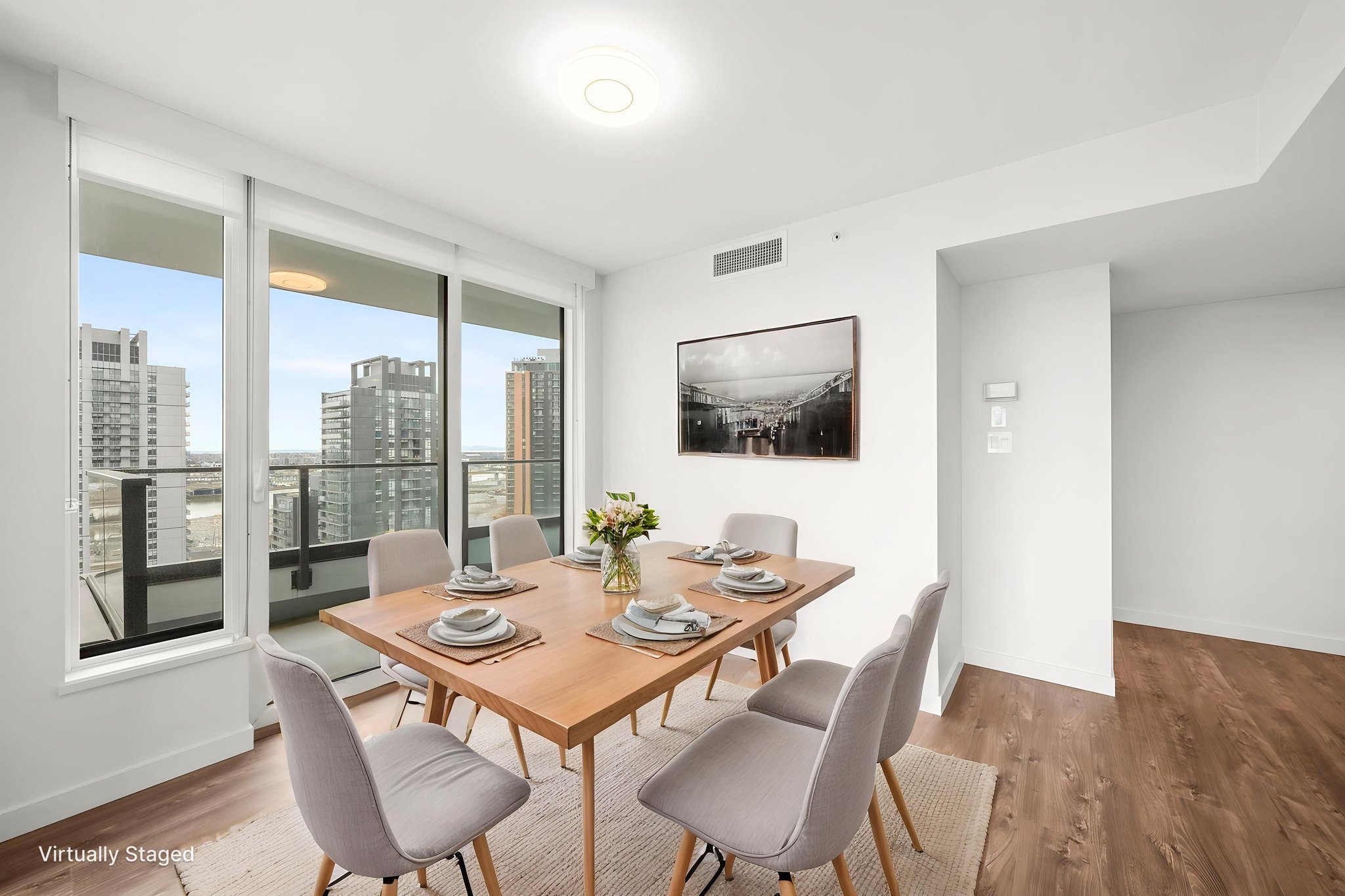 DSC05812 virtually staged.jpeg