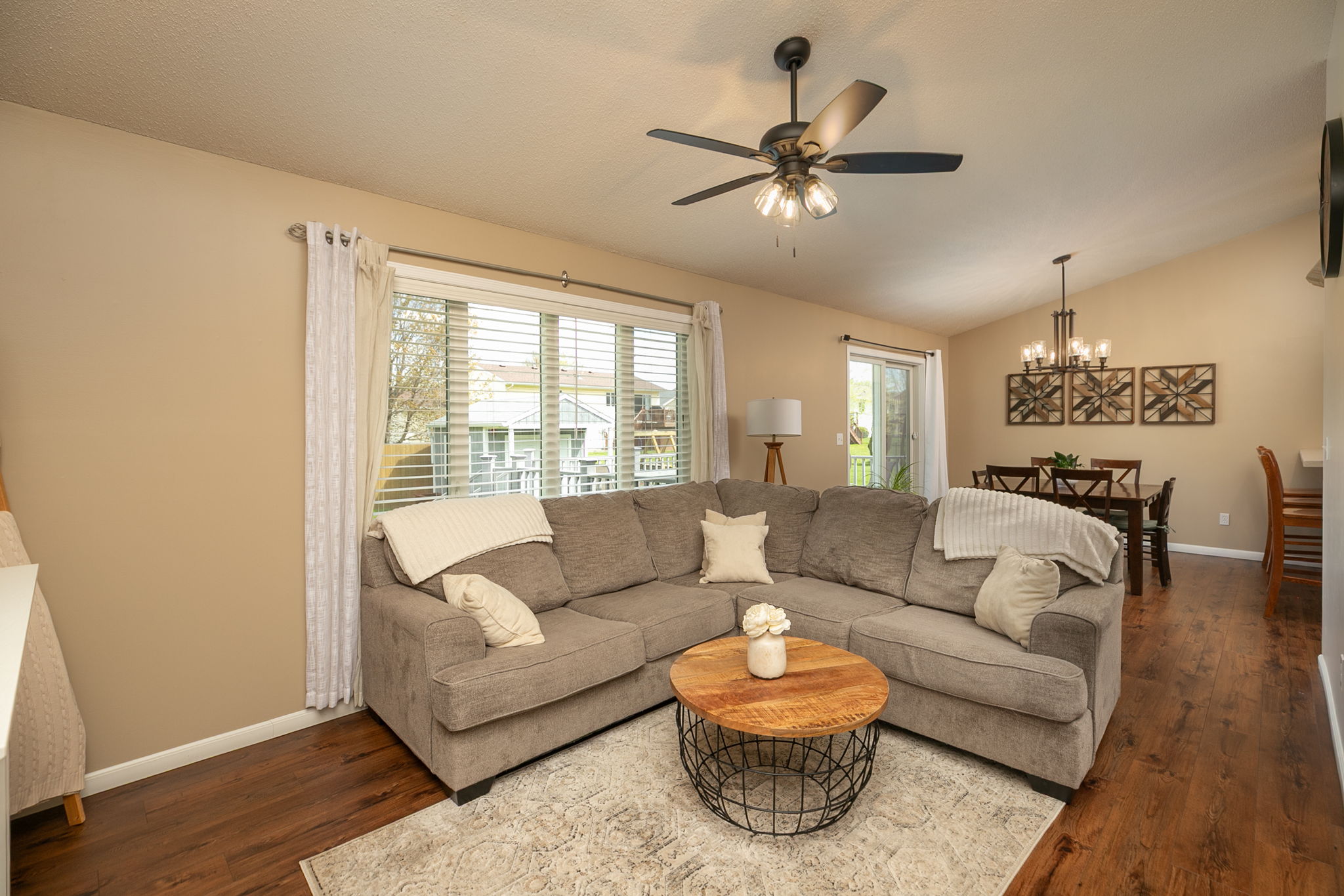 06-Living Room