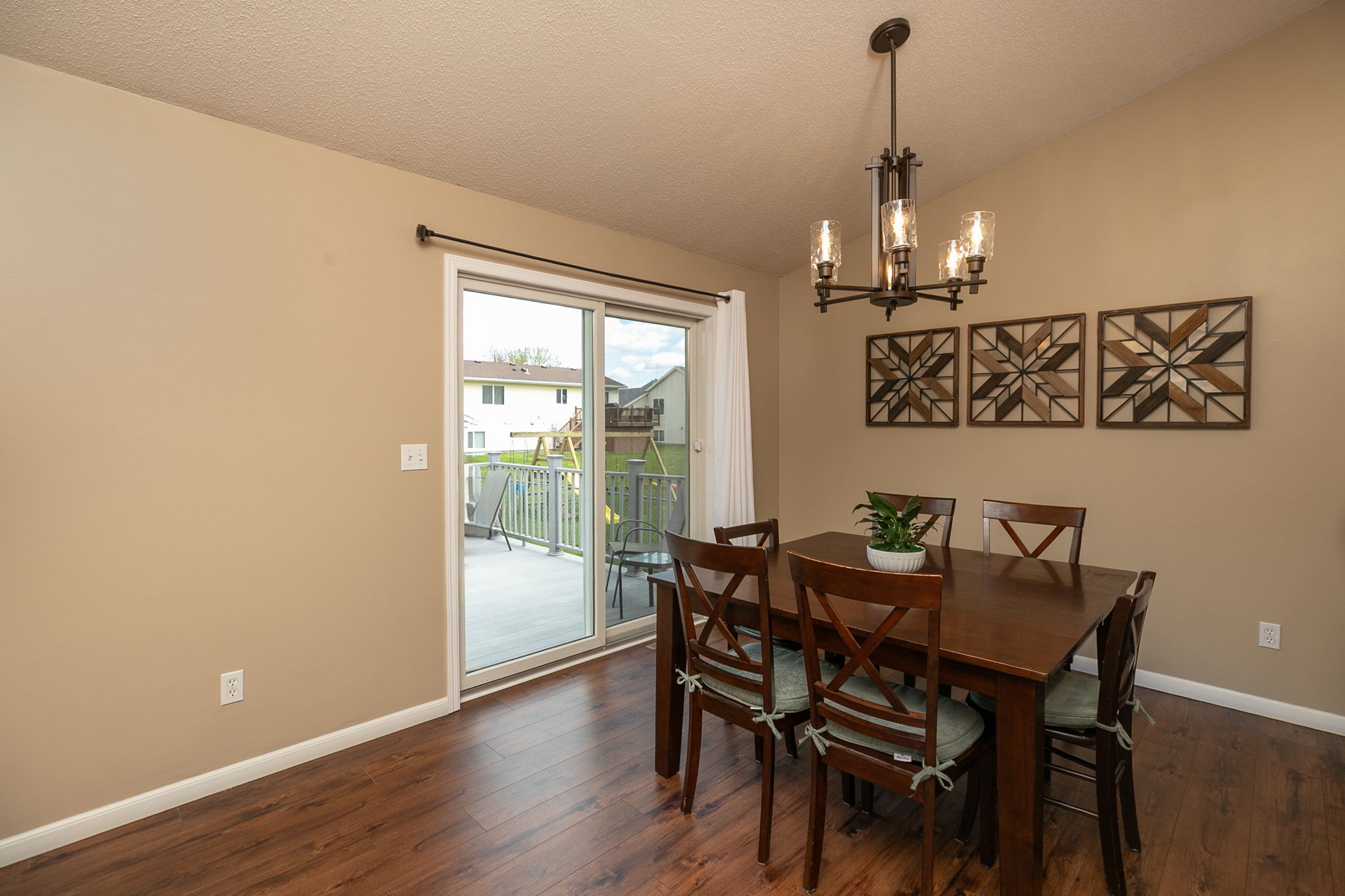08-Dining Room