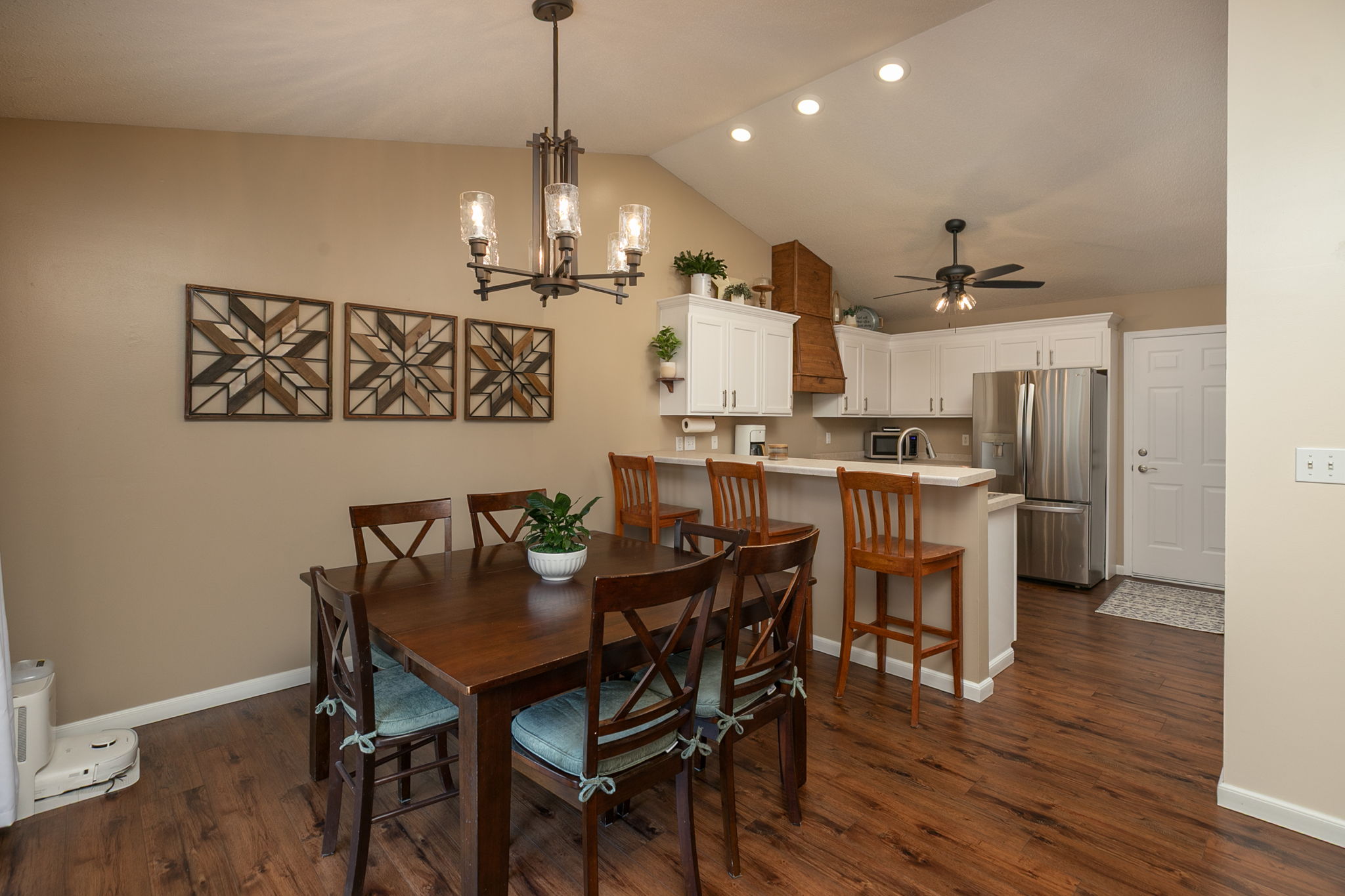 09-Dining Room