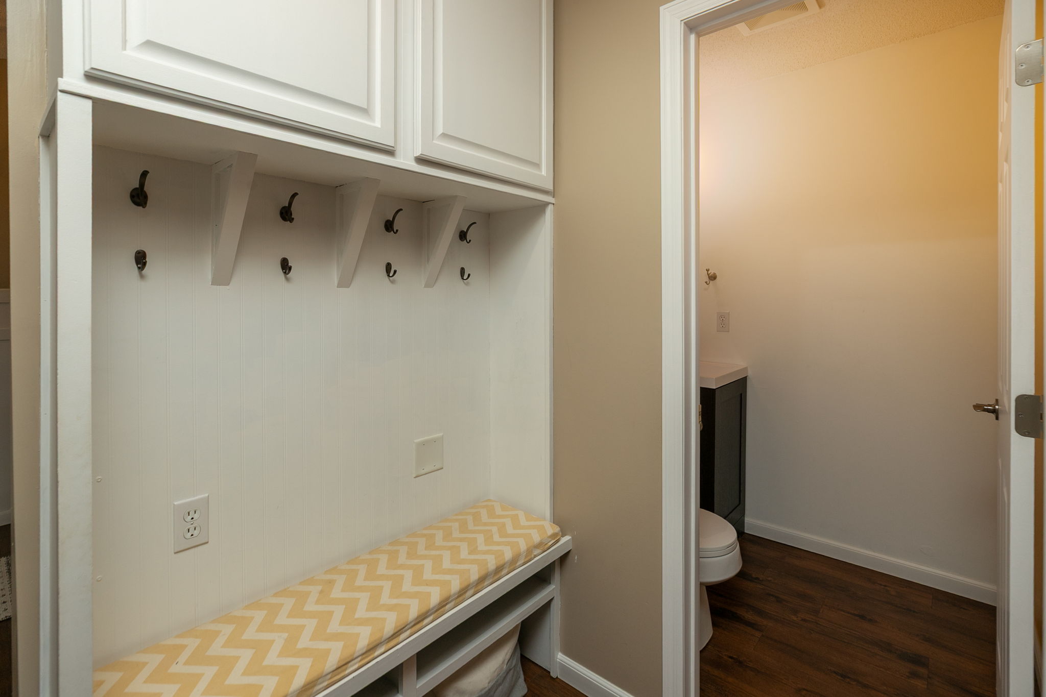 15-Mudroom-Bathroom