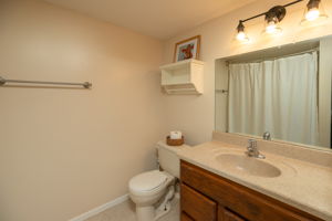 32-Bathroom
