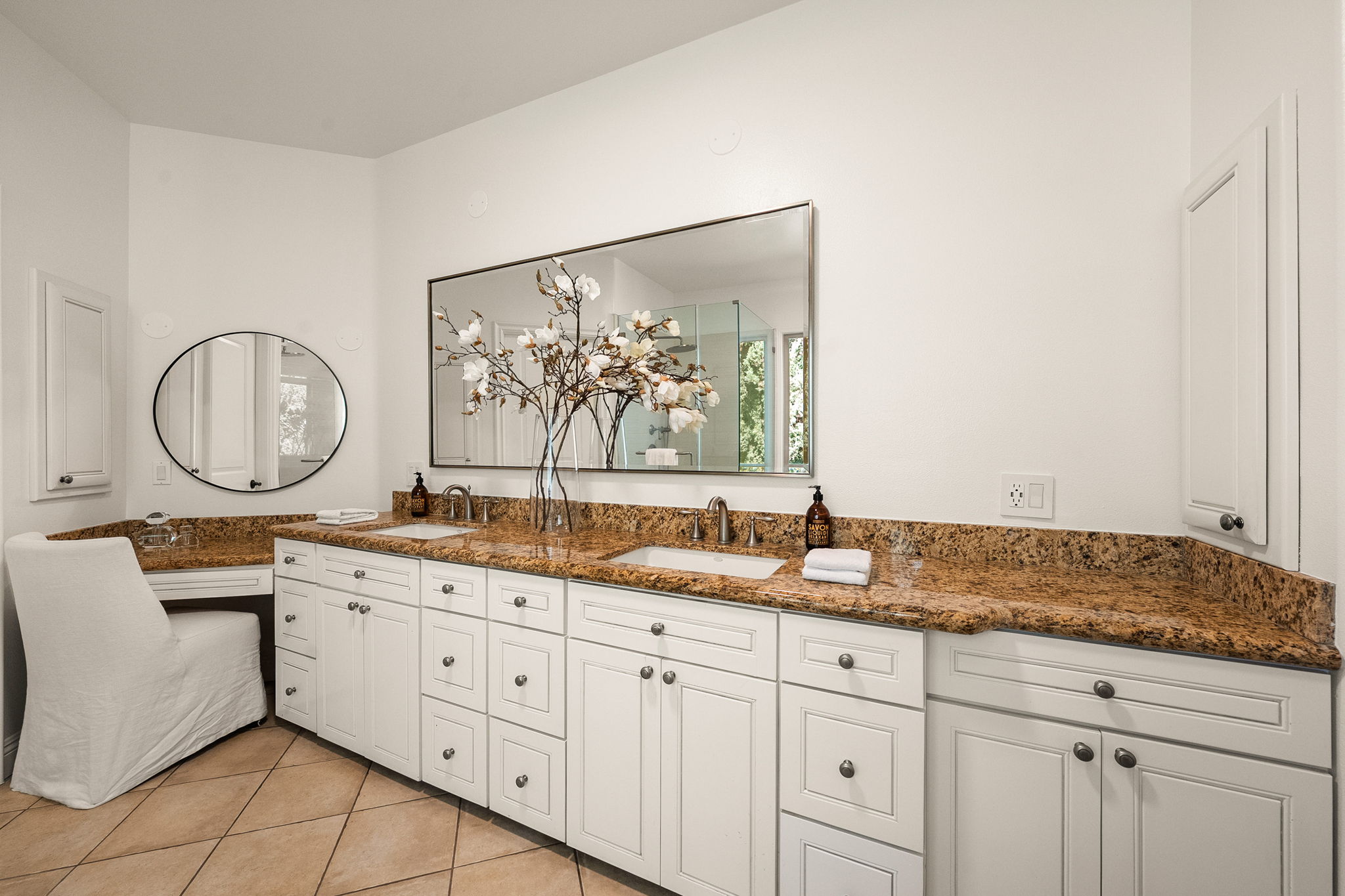 819 Cochrane Avenue-44