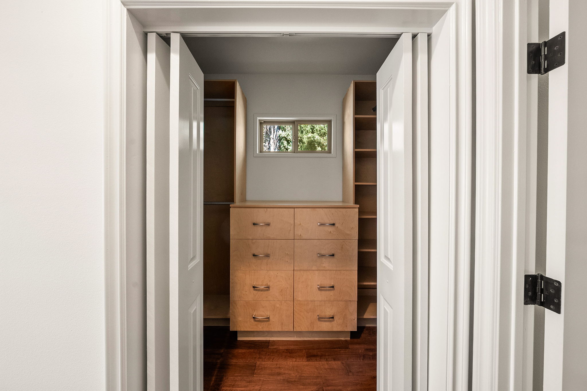 819 Cochrane Avenue-46