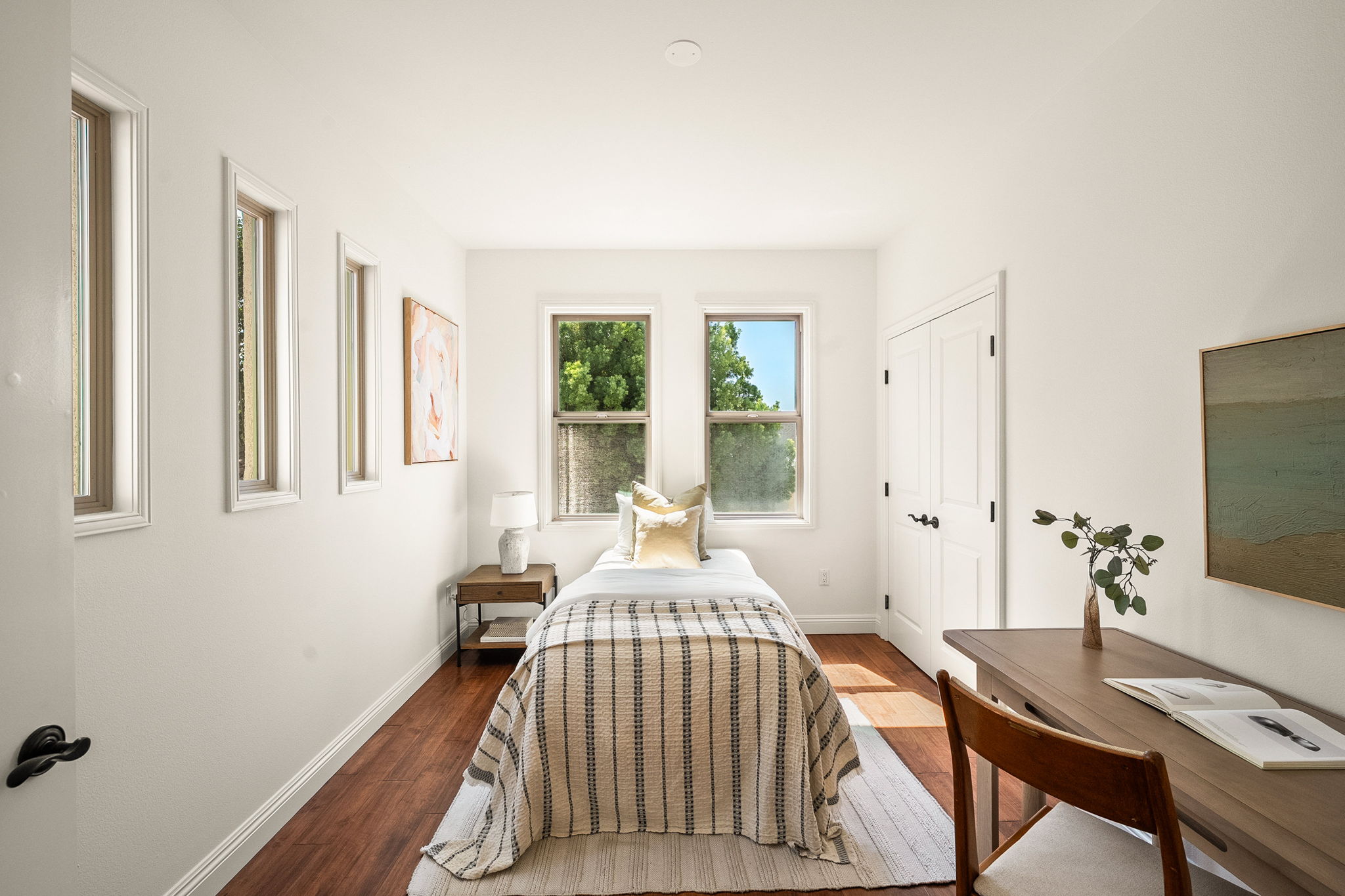 819 Cochrane Avenue-47