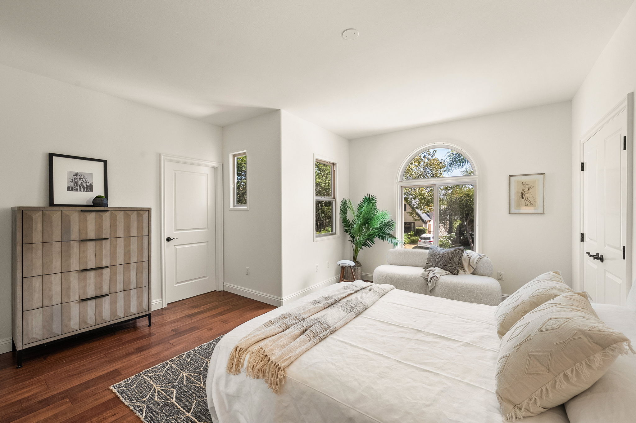 819 Cochrane Avenue-49