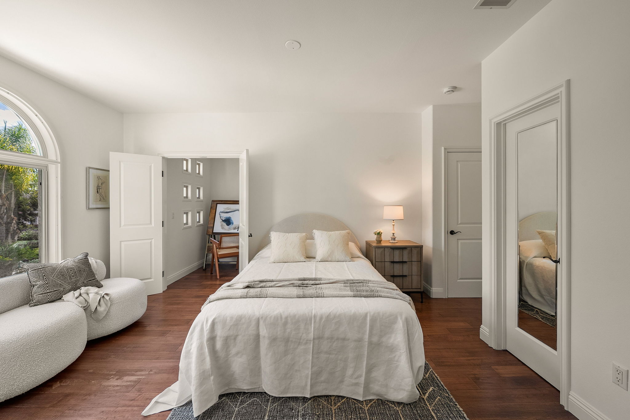 819 Cochrane Avenue-51