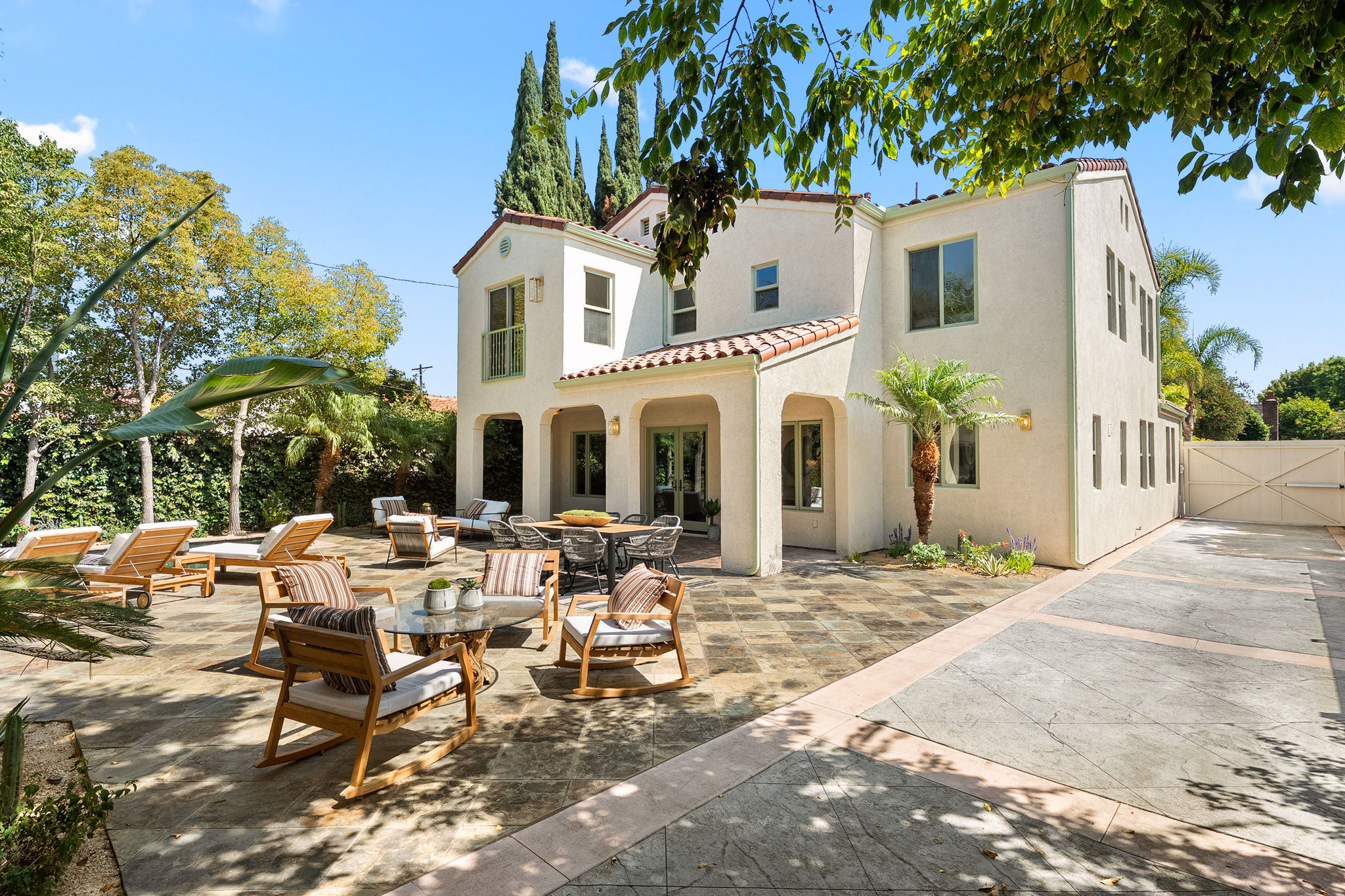 819 Cochrane Avenue-59