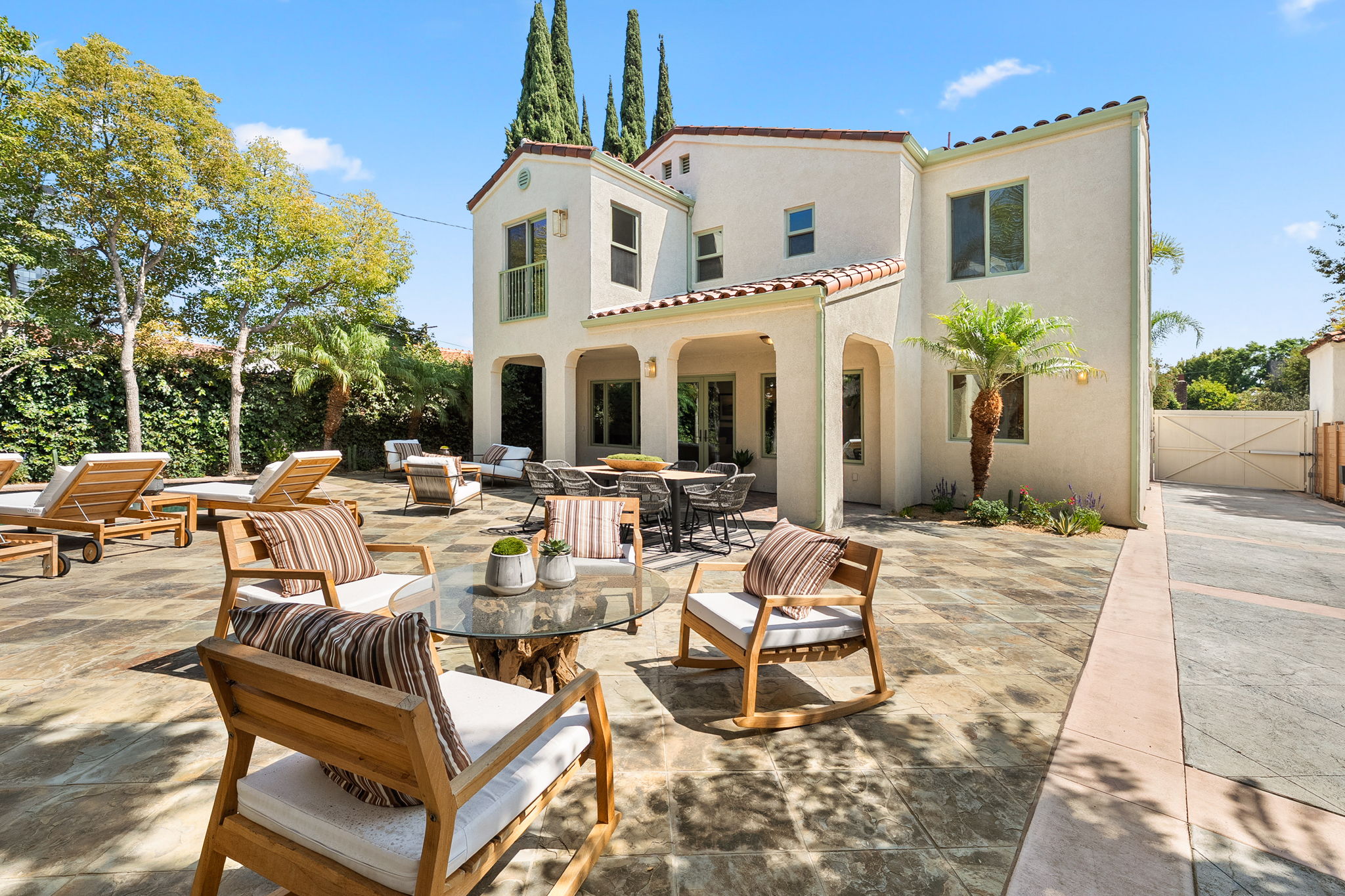 819 Cochrane Avenue-60