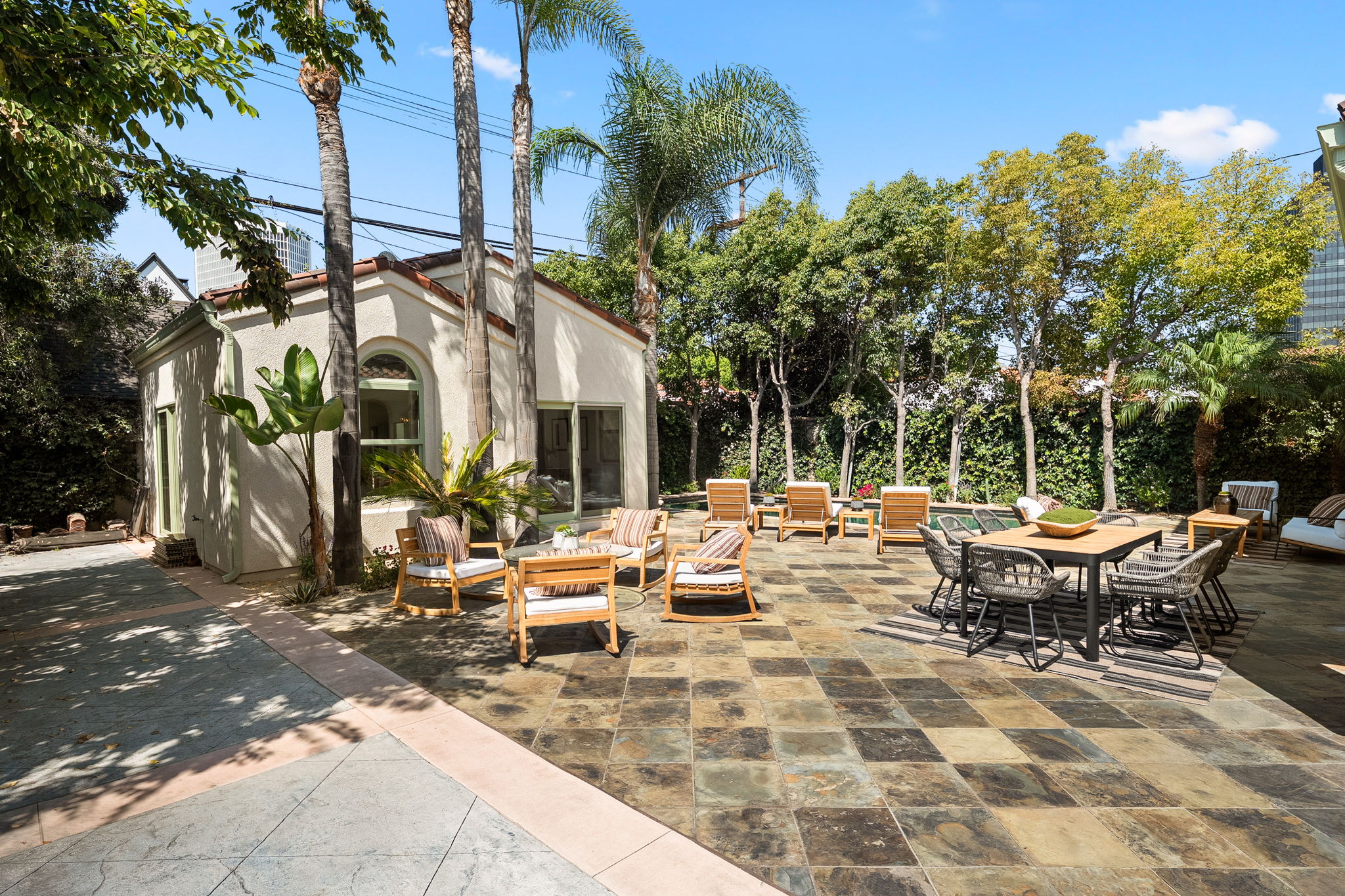 819 Cochrane Avenue-62