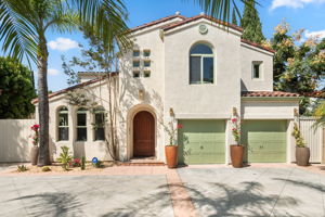 819 Cochrane Avenue-6