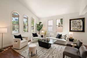 819 Cochrane Avenue-11