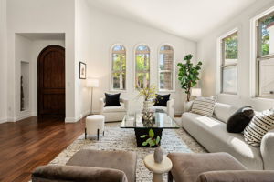 819 Cochrane Avenue-12