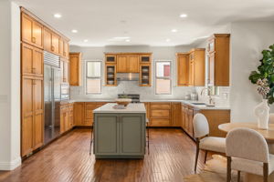 819 Cochrane Avenue-19